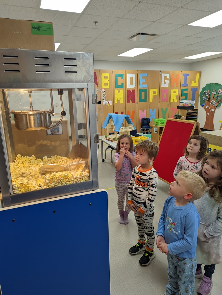 4k students watching popcorn being popped