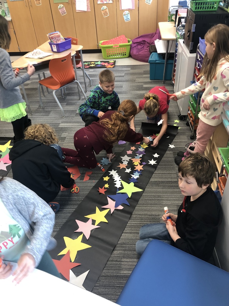 students making starlighting table runners